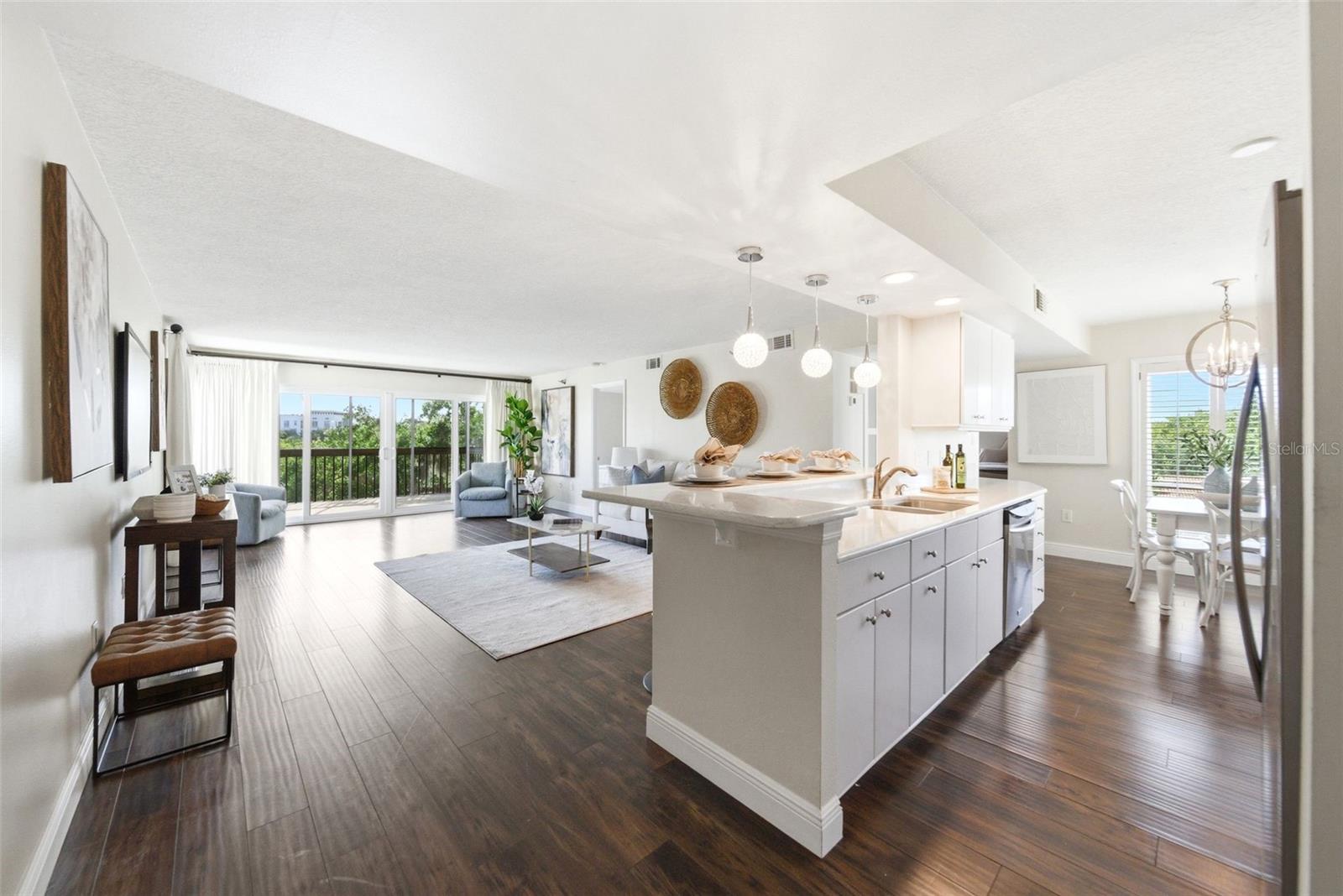 MOORINGS ON LAKE MAITLAND CONDO - Residential