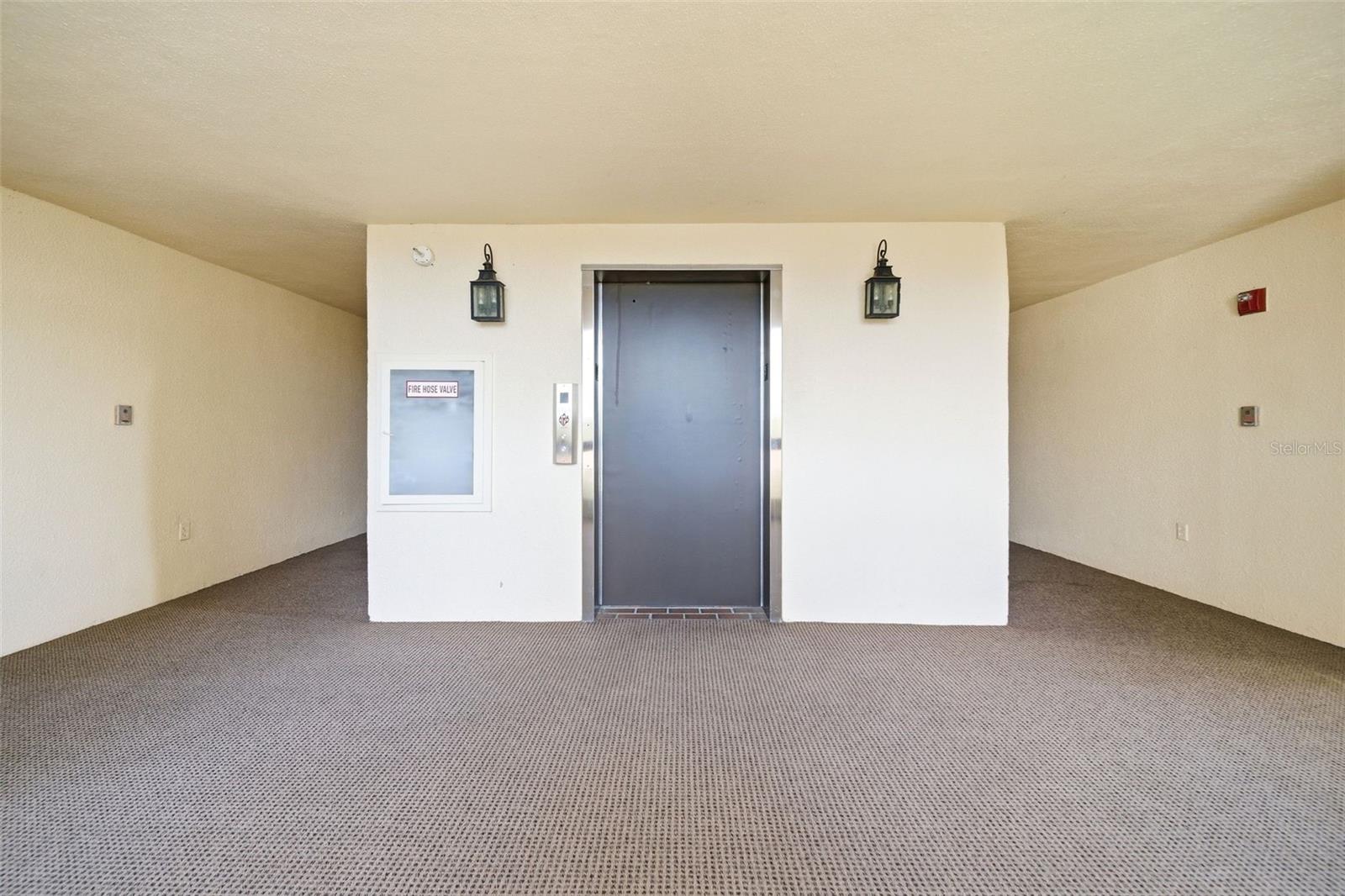MOORINGS ON LAKE MAITLAND CONDO - Residential