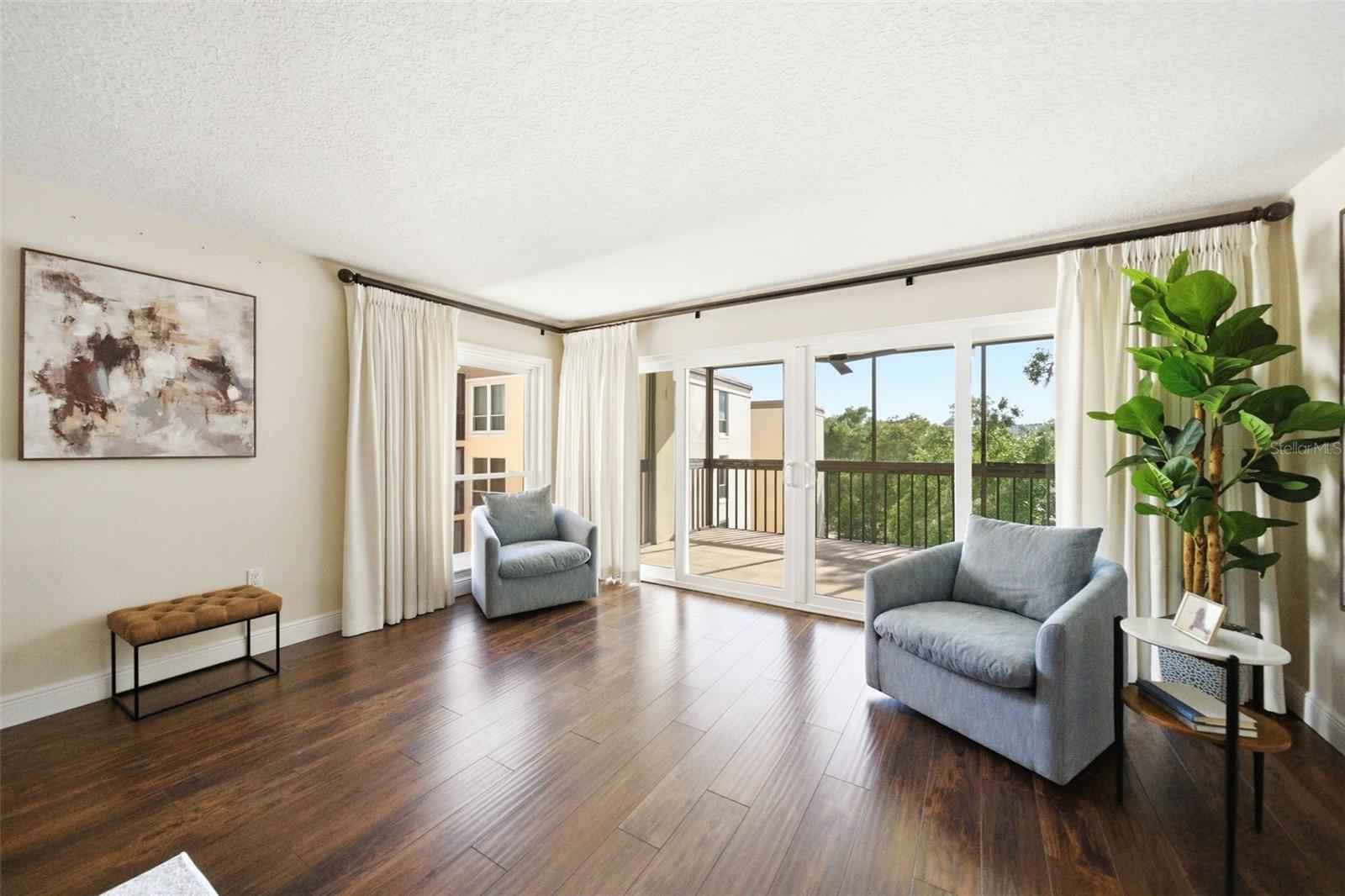 MOORINGS ON LAKE MAITLAND CONDO - Residential