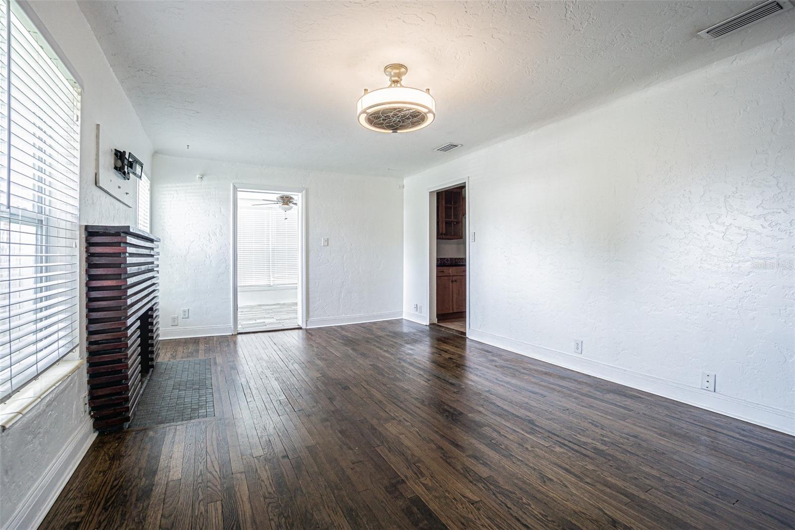 1807 23RD AVENUE N