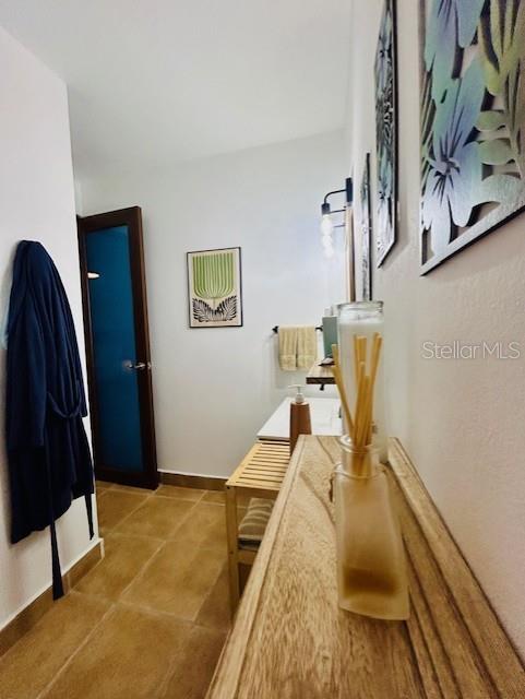 CONDO DOLPHIN TOWER-AT-EAST - Residential