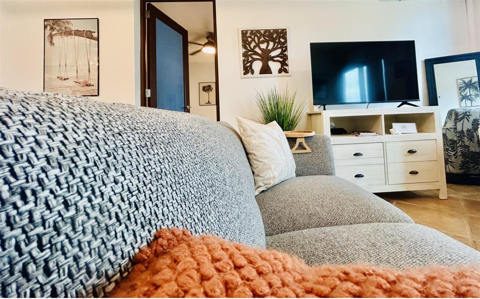 CONDO DOLPHIN TOWER-AT-EAST - Residential