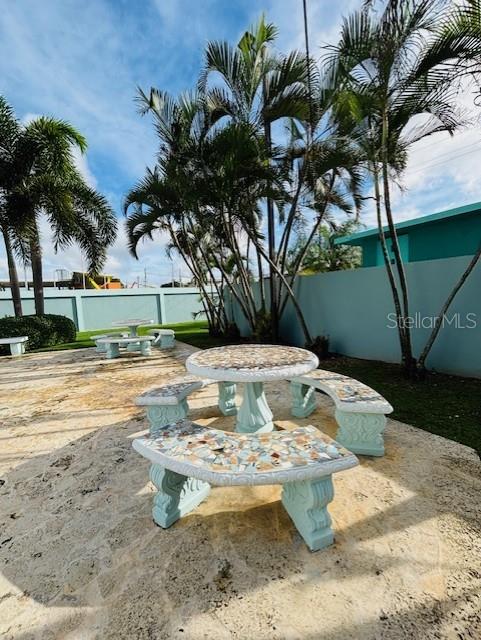 CONDO DOLPHIN TOWER-AT-EAST - Residential