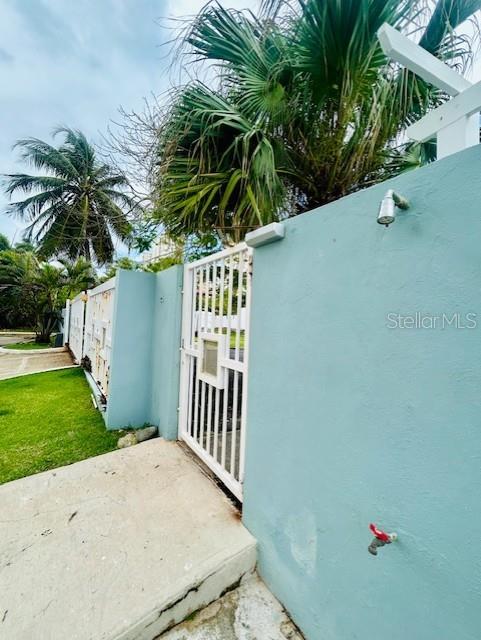 CONDO DOLPHIN TOWER-AT-EAST - Residential