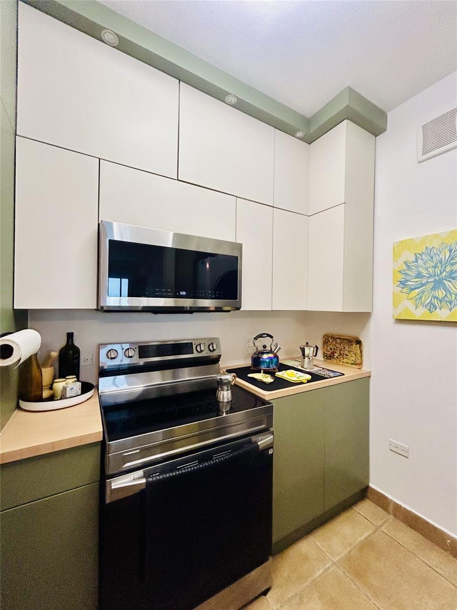 CONDO DOLPHIN TOWER-AT-EAST - Residential