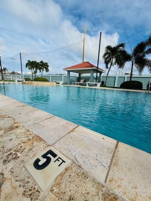 CONDO DOLPHIN TOWER-AT-EAST - Residential