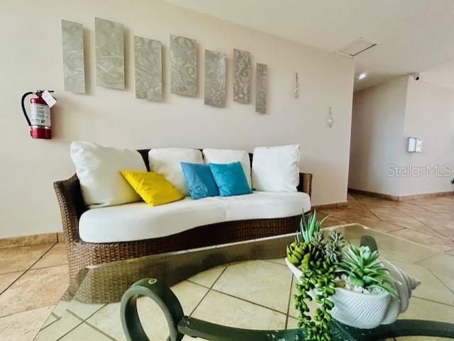 CONDO DOLPHIN TOWER-AT-EAST - Residential