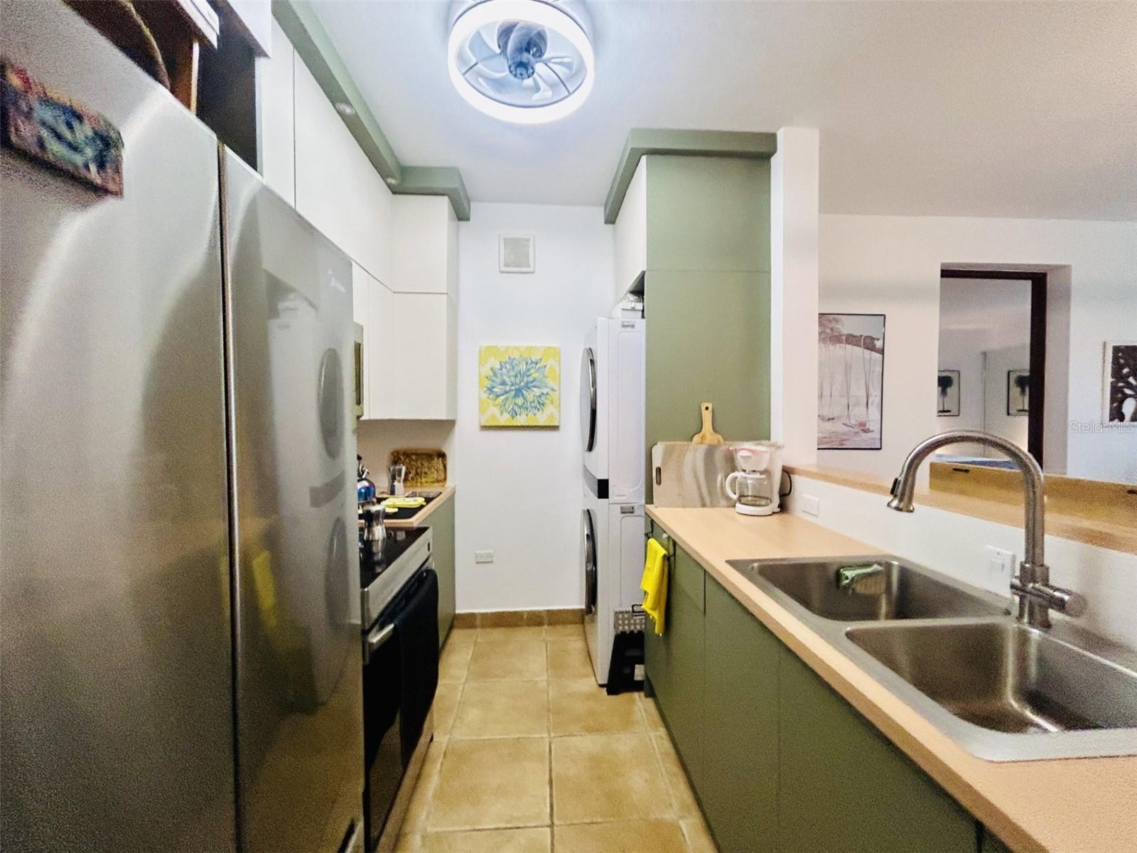 CONDO DOLPHIN TOWER-AT-EAST - Residential