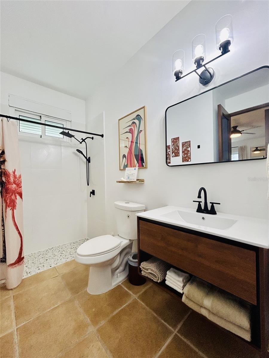 CONDO DOLPHIN TOWER-AT-EAST - Residential