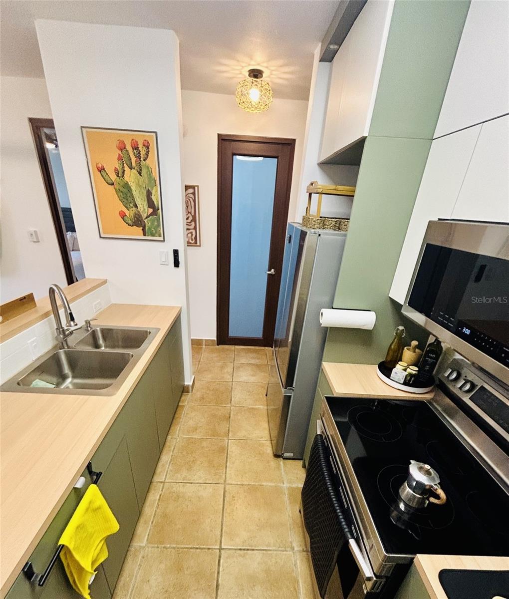 CONDO DOLPHIN TOWER-AT-EAST - Residential