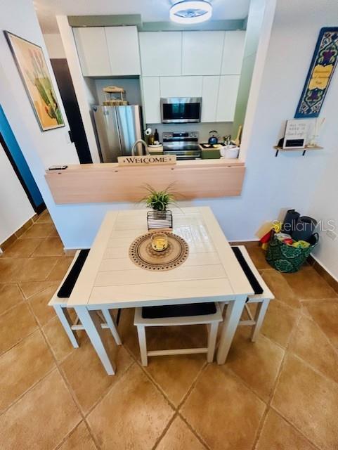 CONDO DOLPHIN TOWER-AT-EAST - Residential