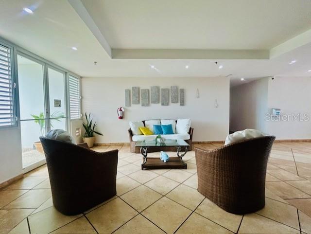 CONDO DOLPHIN TOWER-AT-EAST - Residential