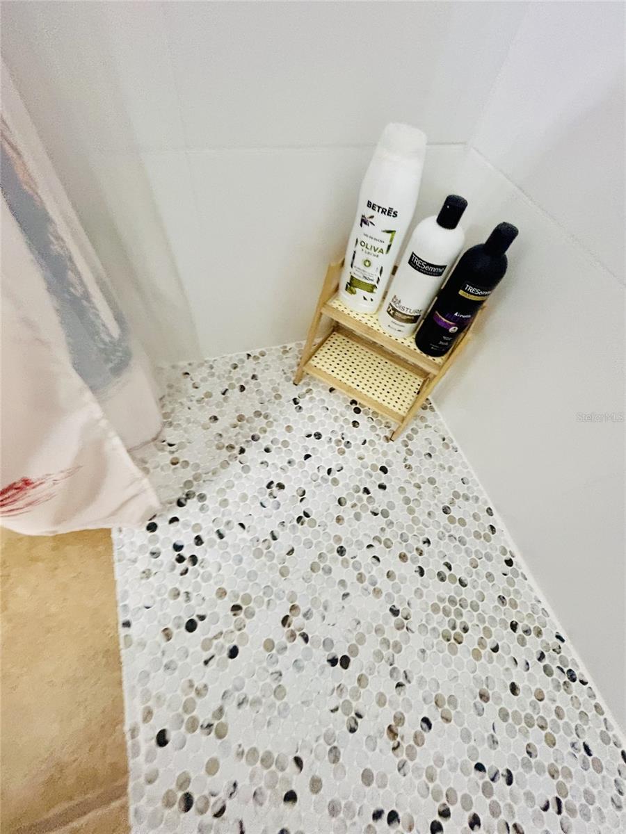 CONDO DOLPHIN TOWER-AT-EAST - Residential