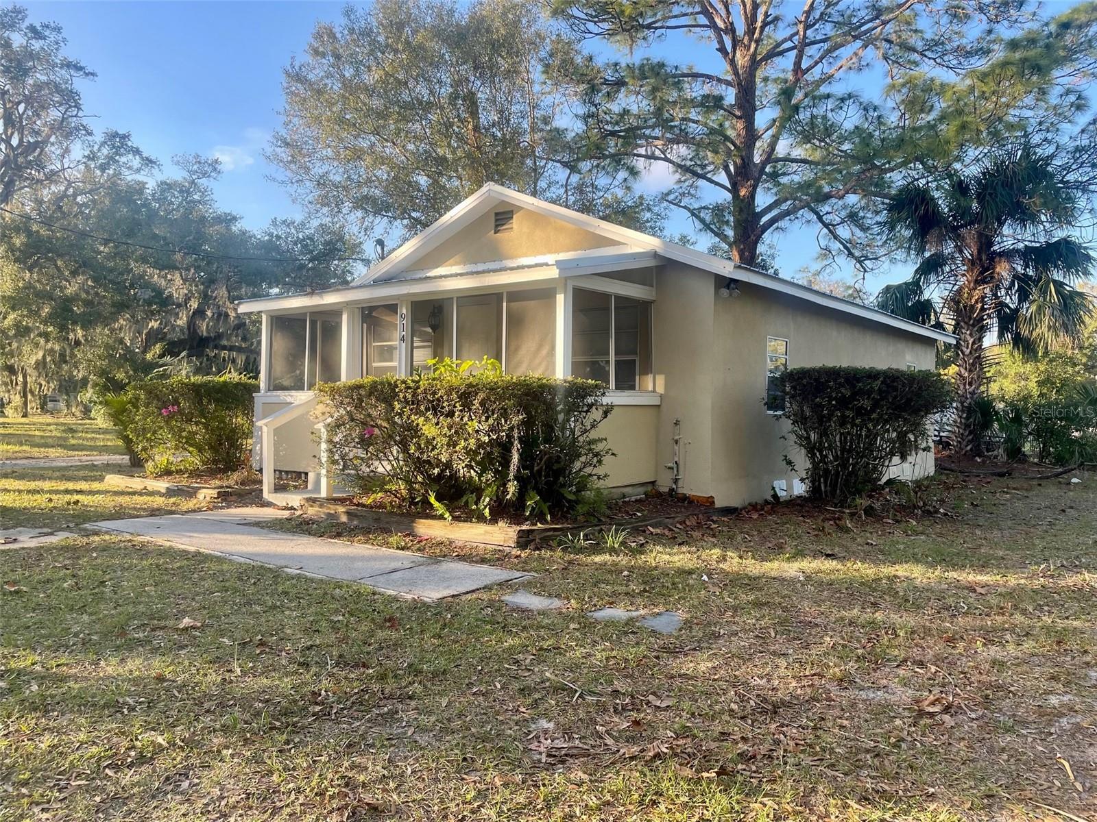 SANFORD TOWN OF - Residential Lease