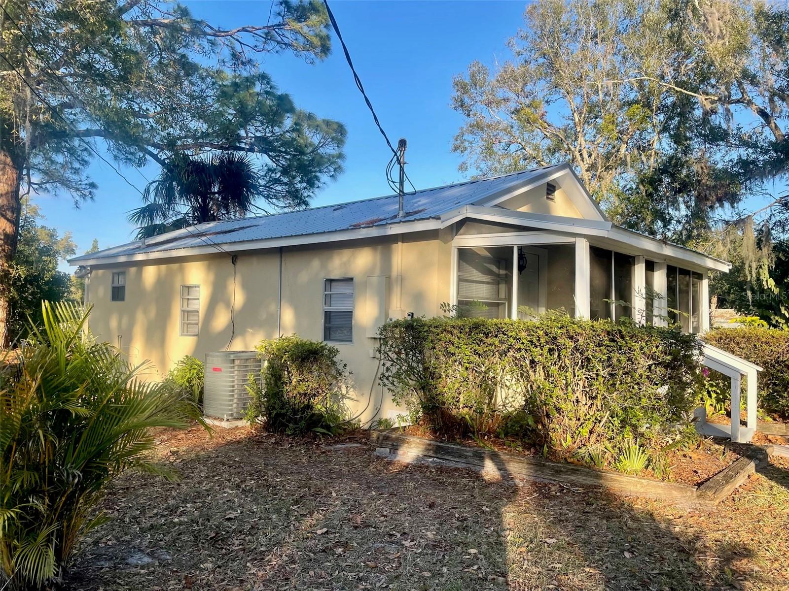 SANFORD TOWN OF - Residential Lease