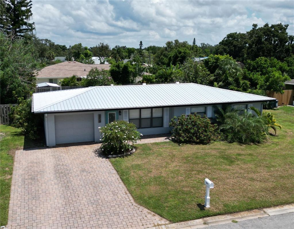 Photo of 3013 Jennings Drive, Sarasota, FL 34239 (MLS # A4660149)