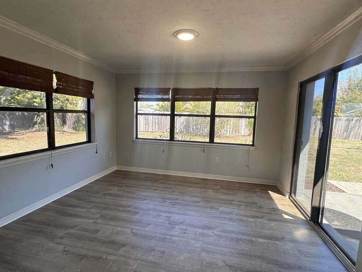 SOUTH GATE - Residential