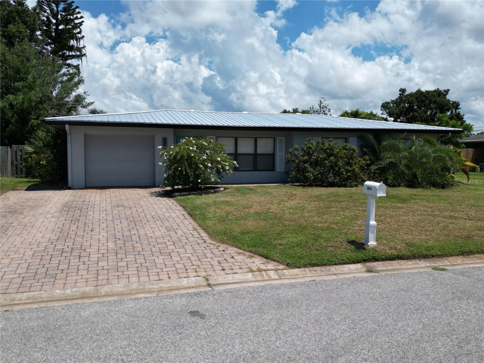 SOUTH GATE - Residential