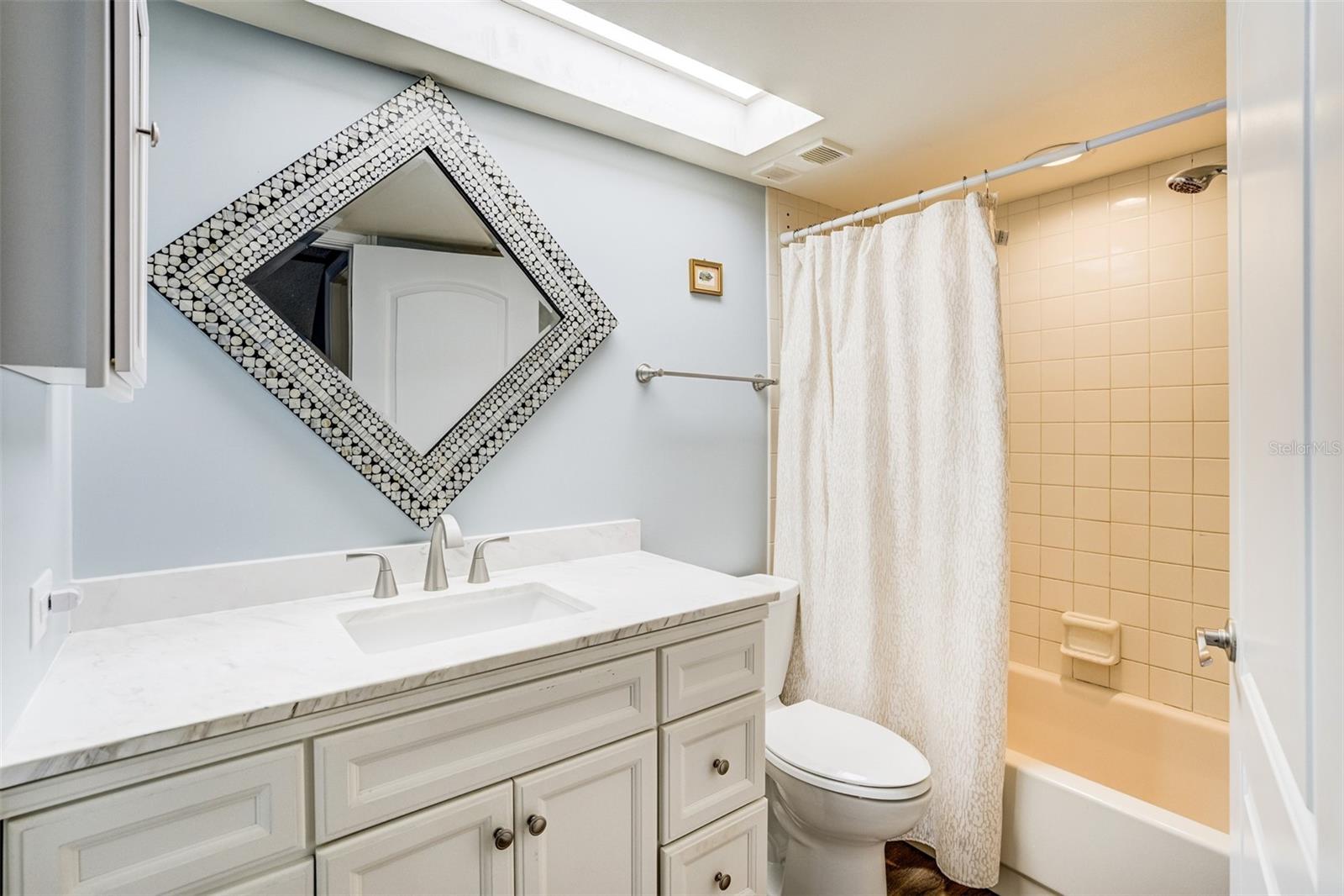 ISLAND ESCAPE CONDO - Residential