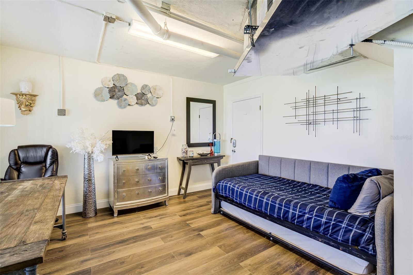 ISLAND ESCAPE CONDO - Residential