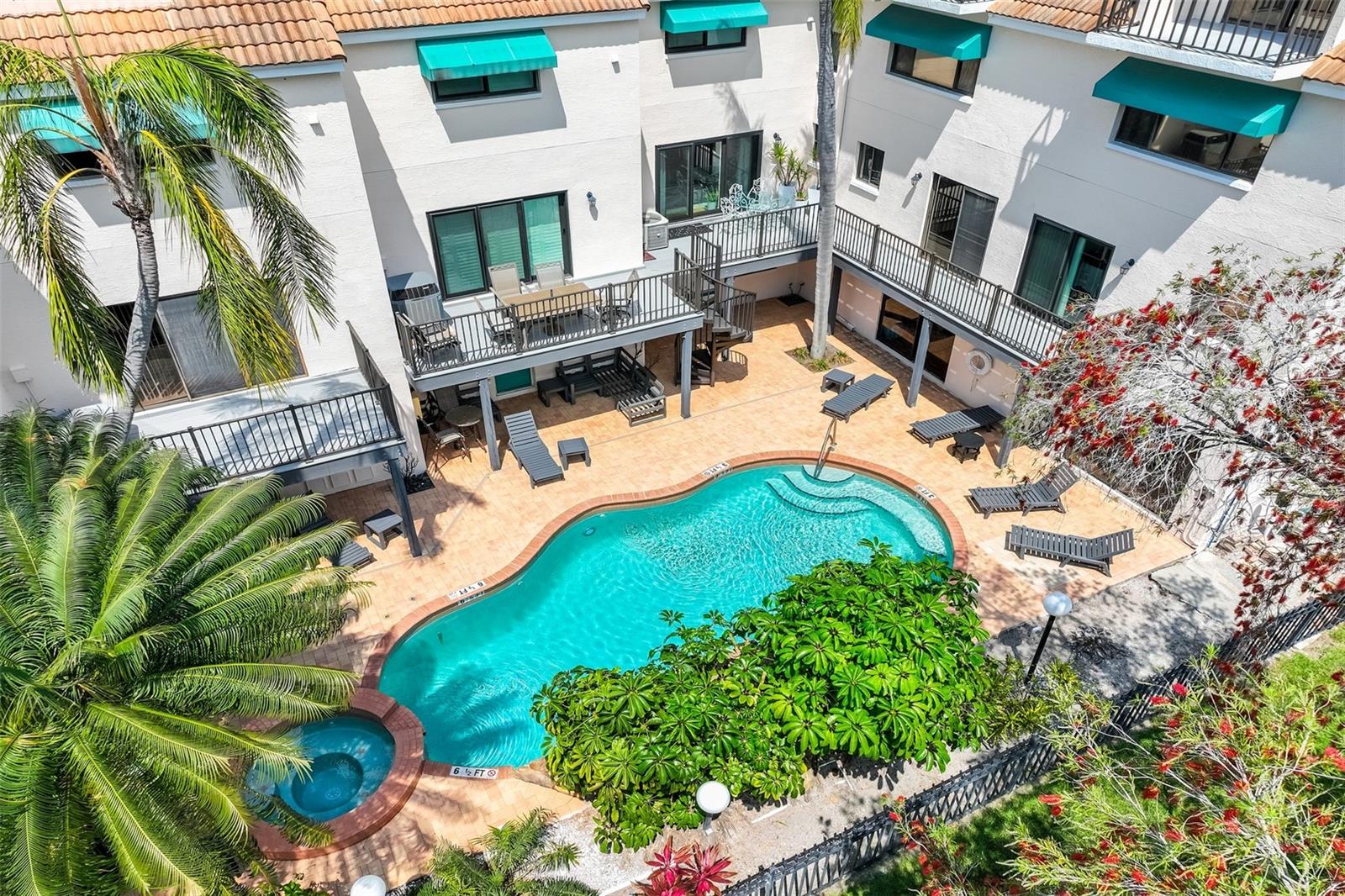 ISLAND ESCAPE CONDO - Residential