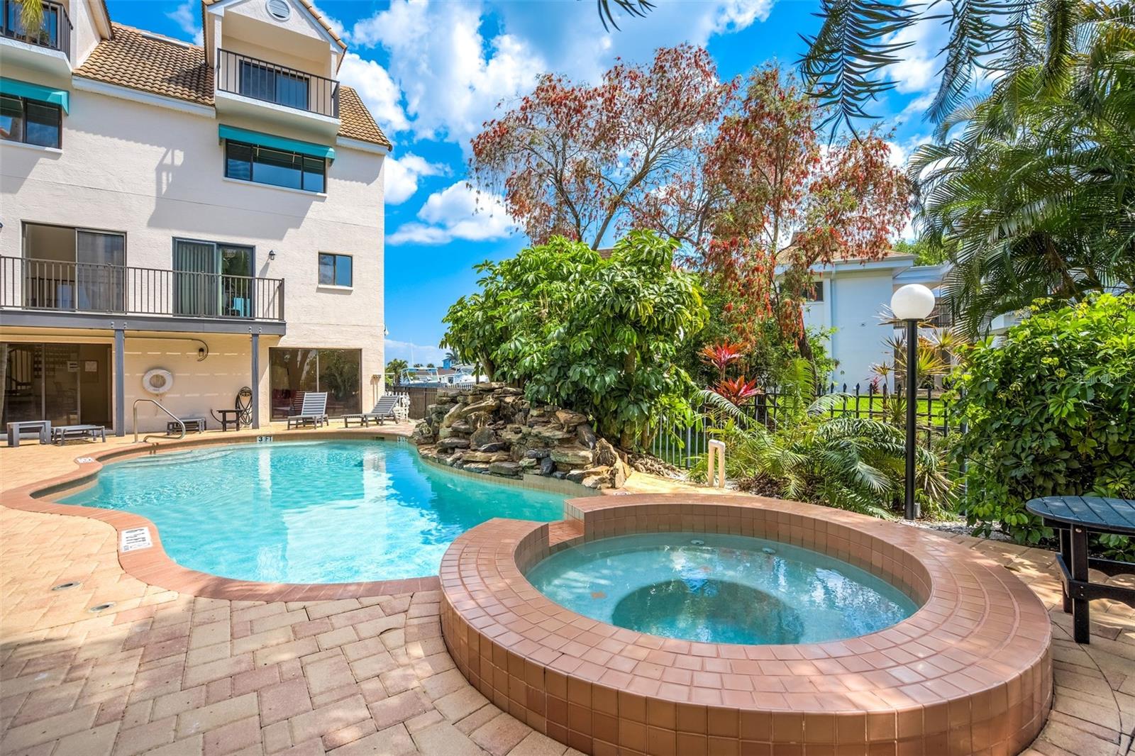 ISLAND ESCAPE CONDO - Residential