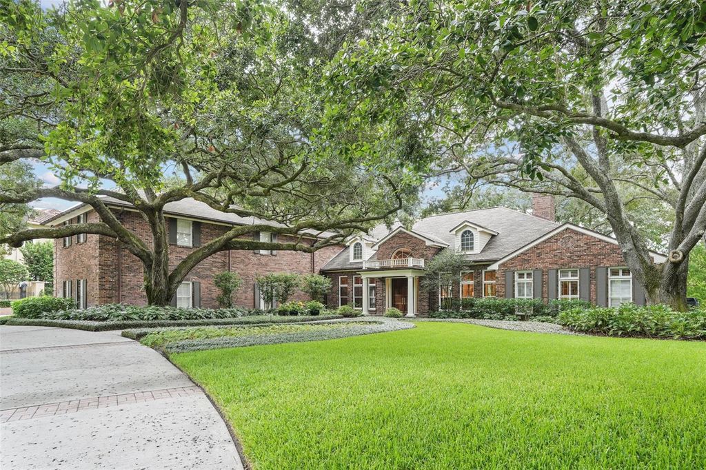 Photo of 16203 Villarreal De Avila, Tampa, FL 33613 (MLS # TB8473353)