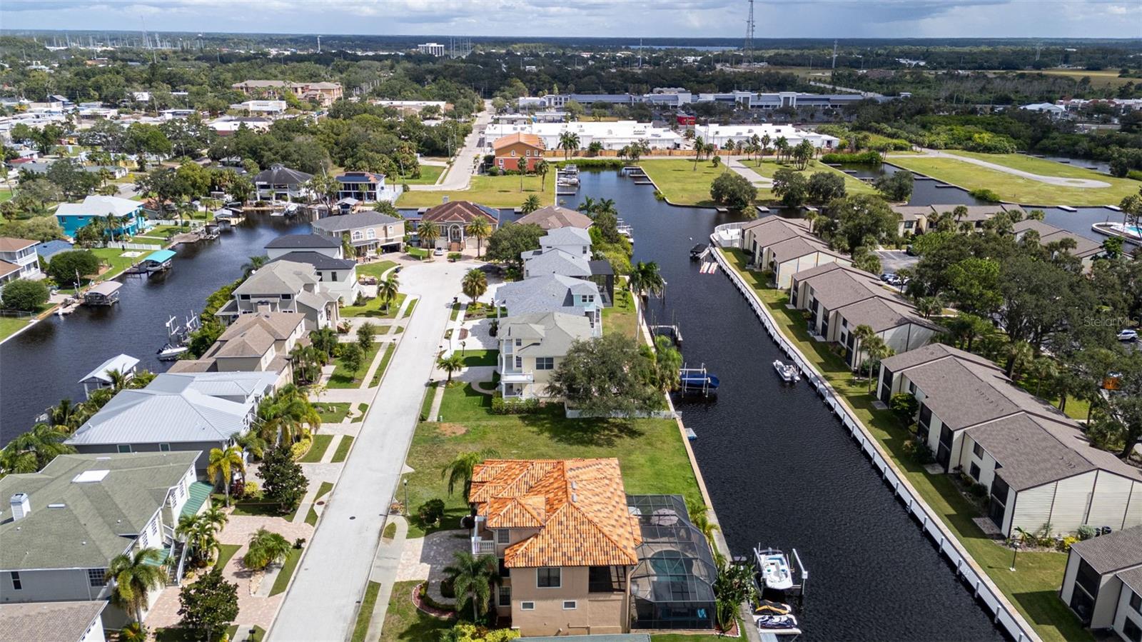 WHITCOMB POINT - Land