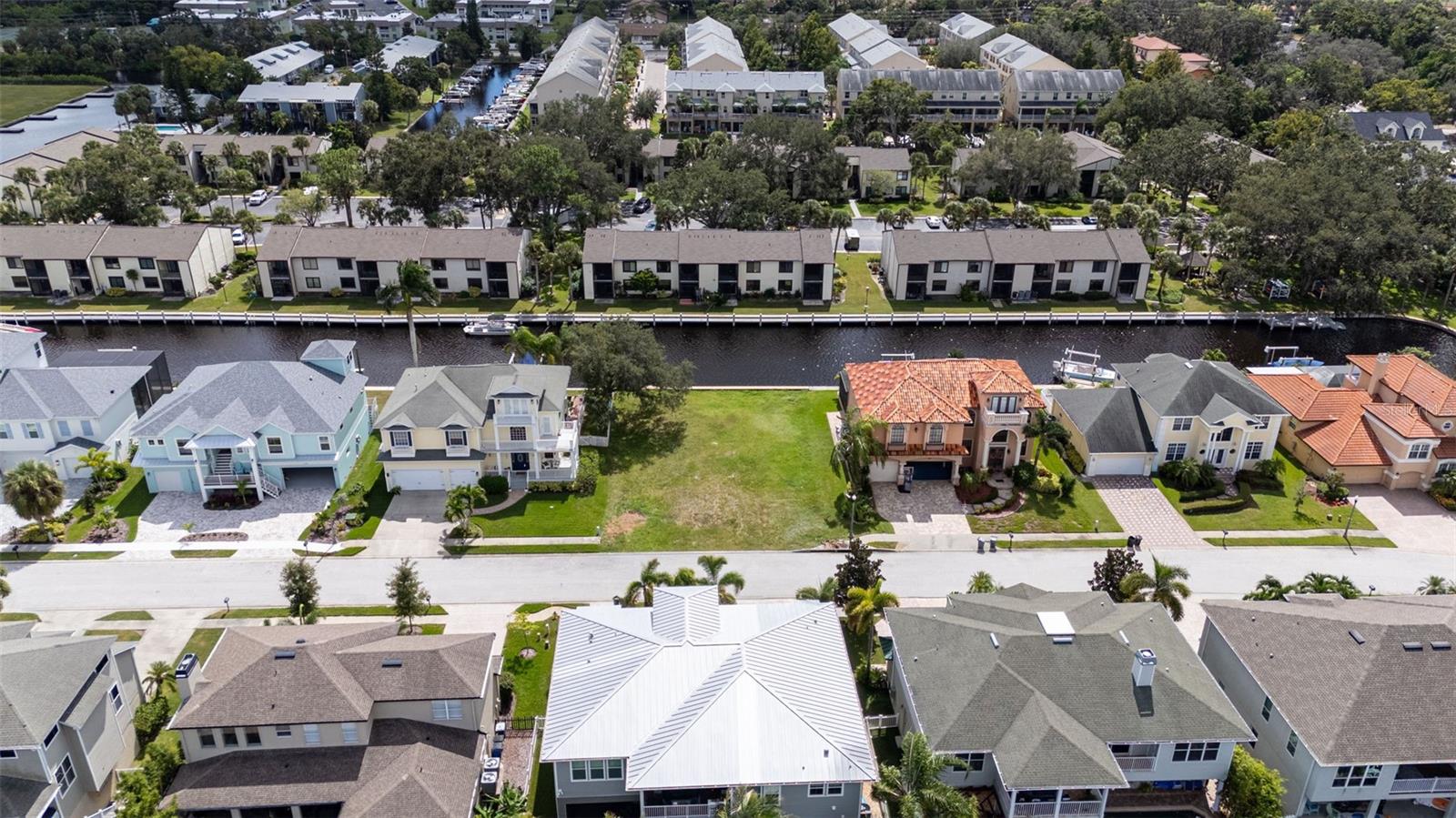 WHITCOMB POINT - Land