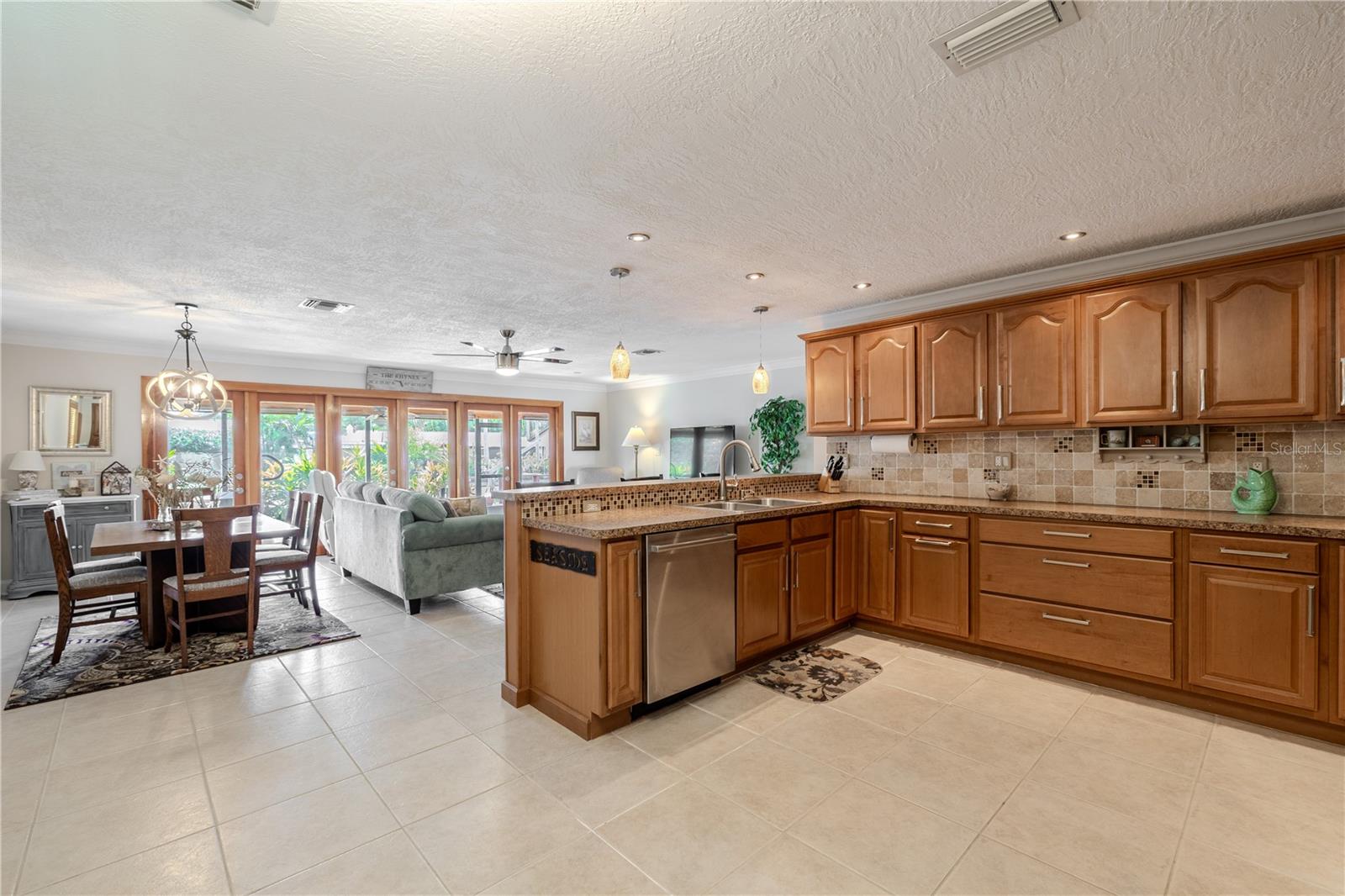 LAKE SHORE ESTATES 3RD ADD - Residential