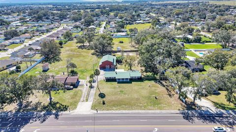 A home in LAKELAND