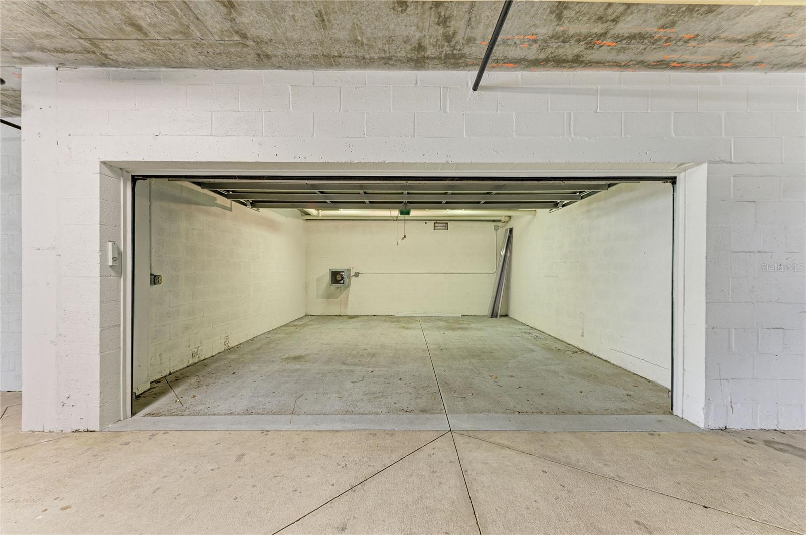 BAYPOINTE VISTA 2 - Residential Lease