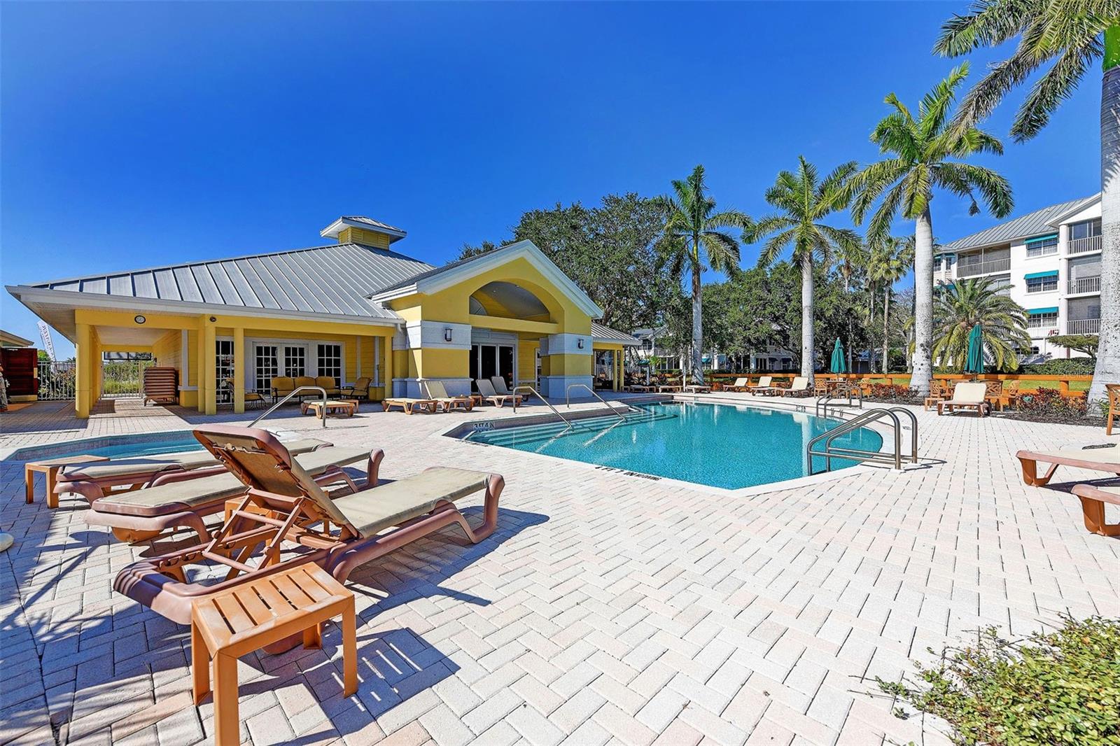 BAYPOINTE VISTA 2 - Residential Lease