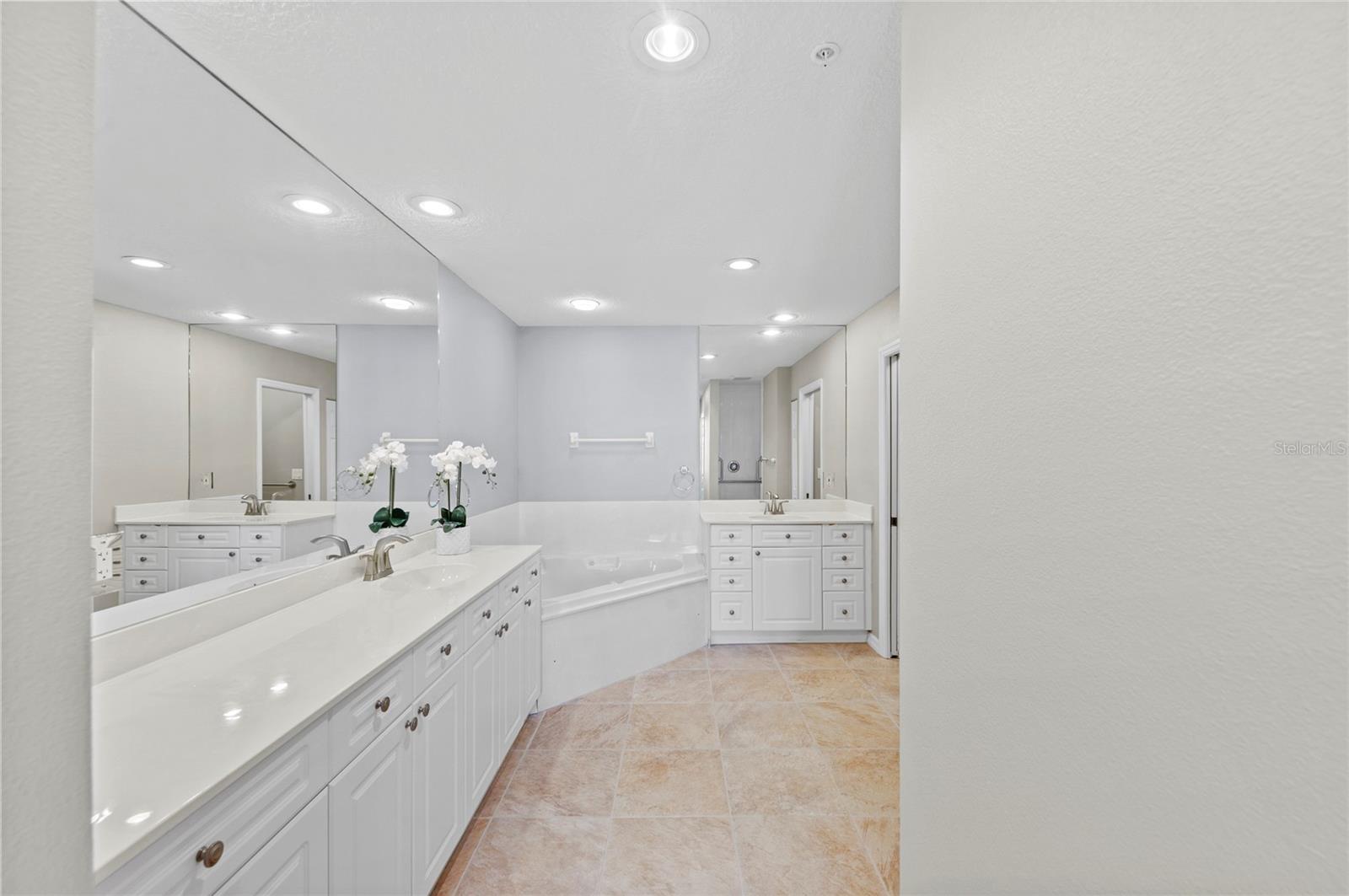 BAYPOINTE VISTA 2 - Residential Lease