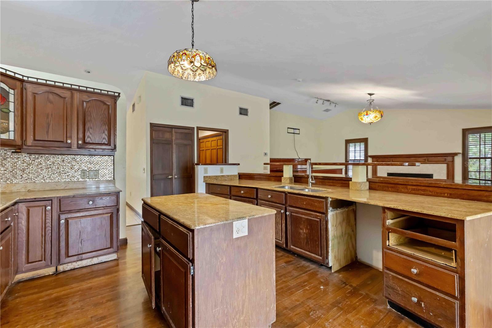 RACIMO RANCHES - Residential