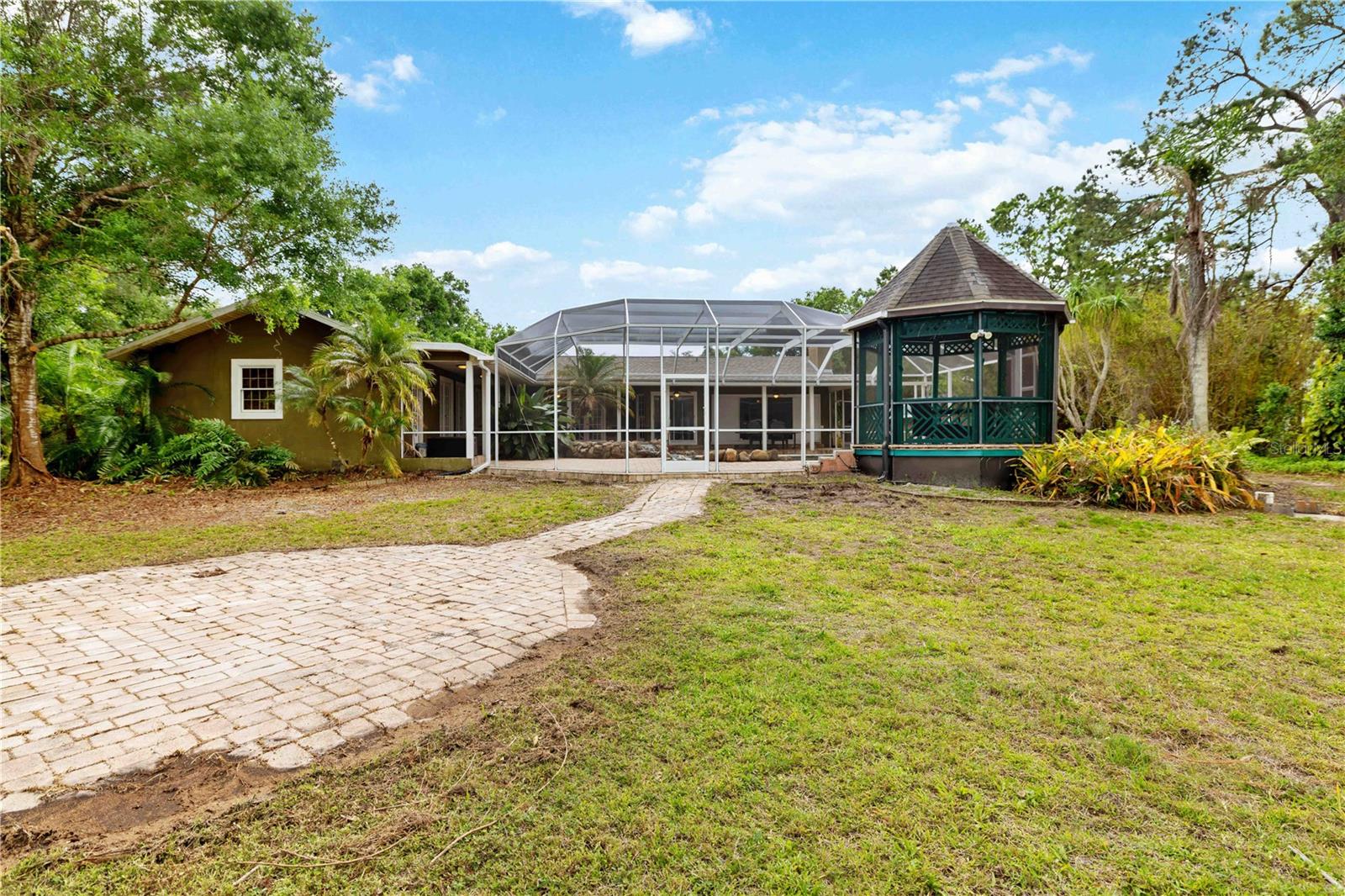 RACIMO RANCHES - Residential