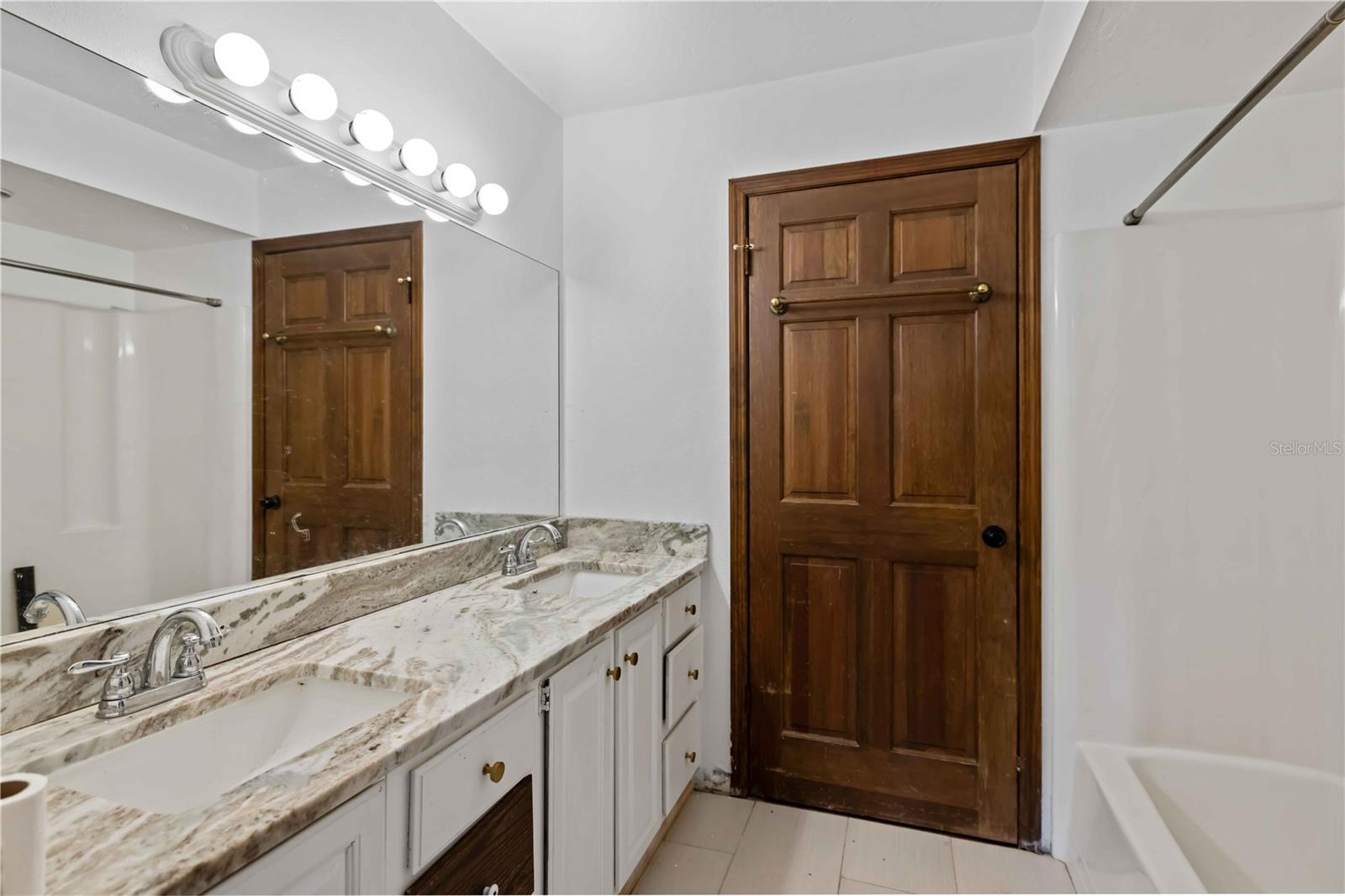 RACIMO RANCHES - Residential