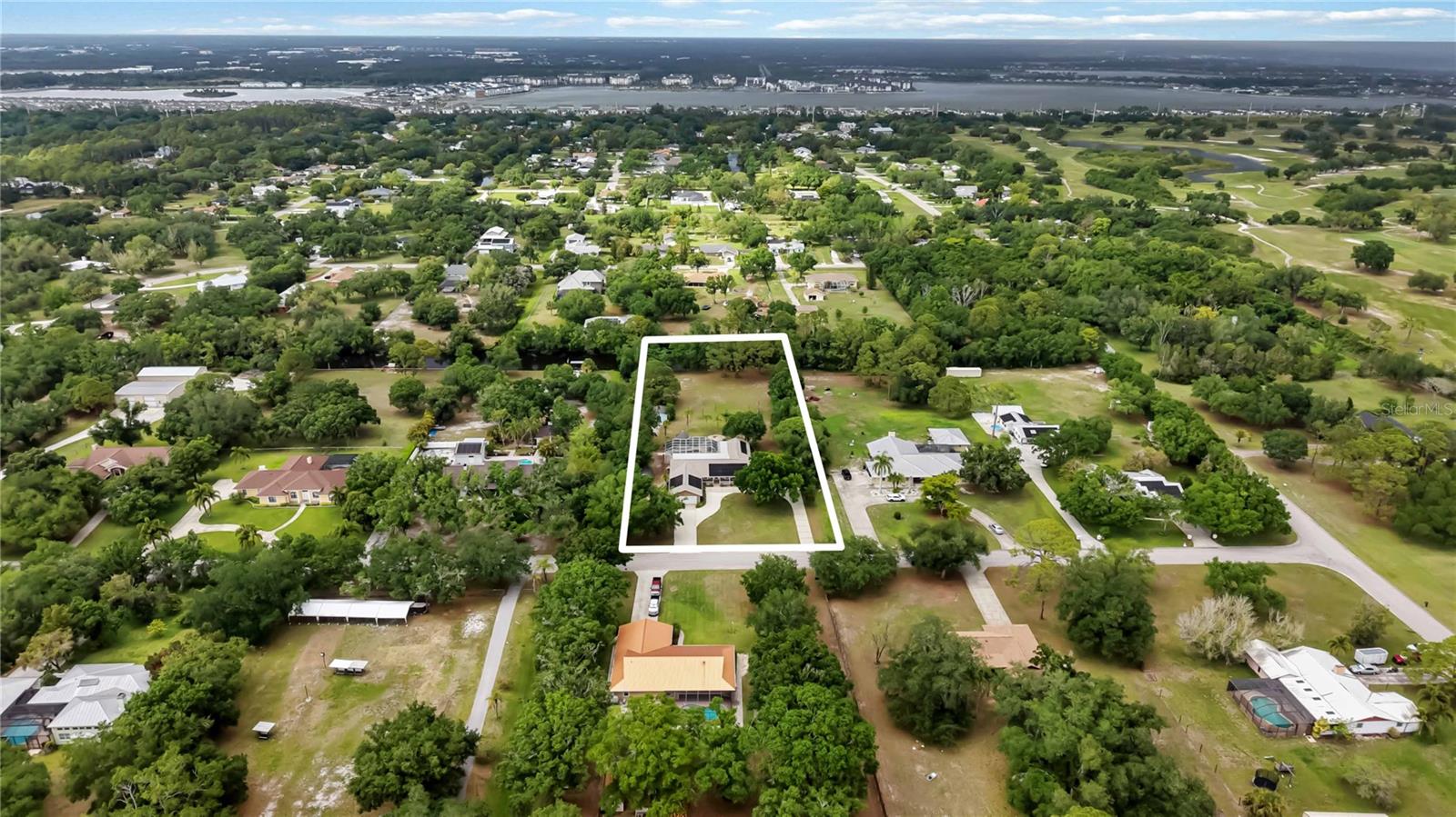 RACIMO RANCHES - Residential