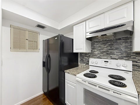 Tiny photo for 2837 NE 3rd Street #103, Ocala, FL 34470 (MLS # OM730044)