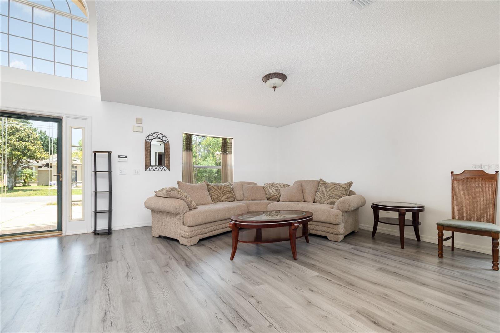 7 BUFFALO MEADOW LANE