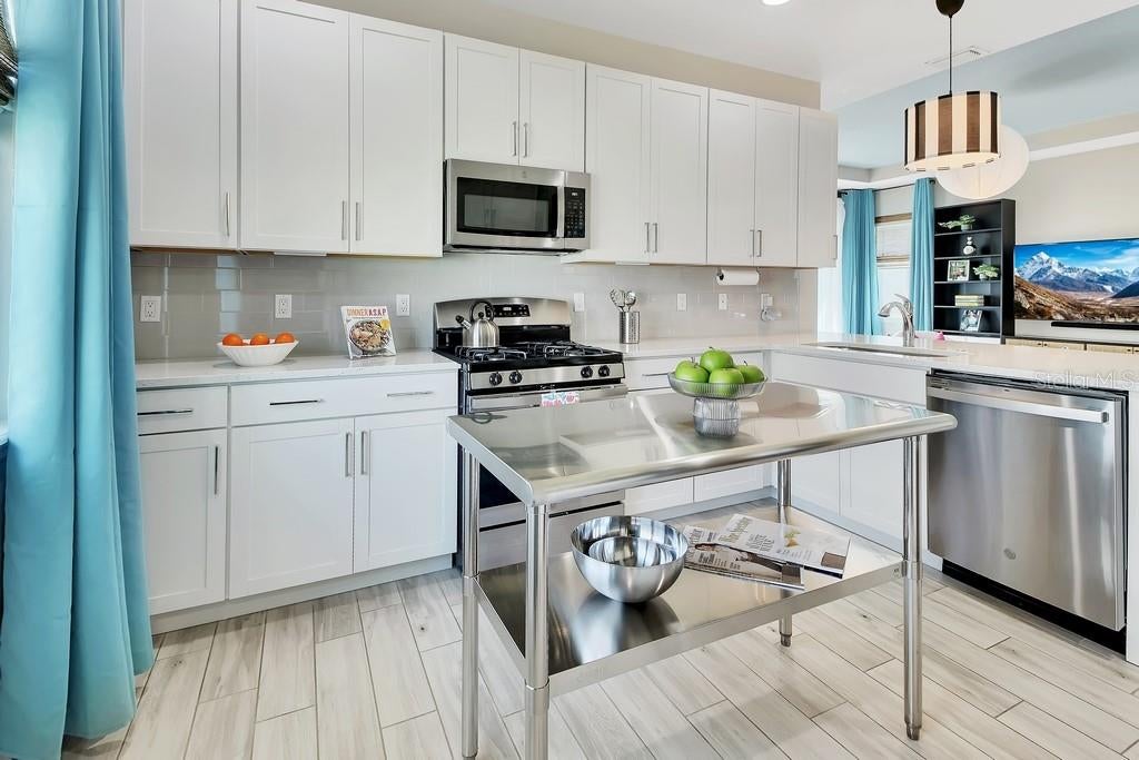 255 NORTHCOTE COURT