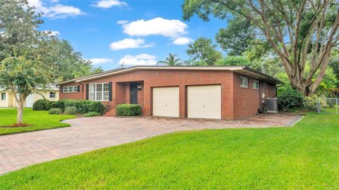 A home in LAKELAND