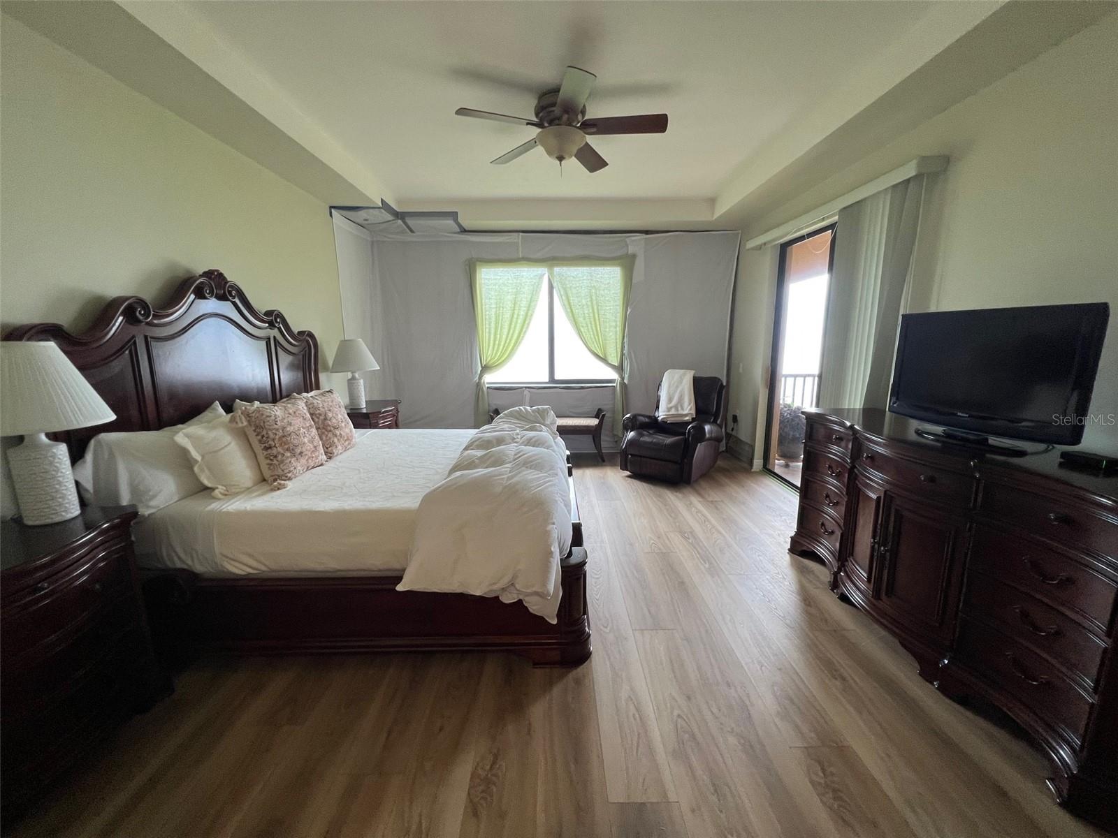 BELLA LAGO/VIVANTE XX - Residential Lease