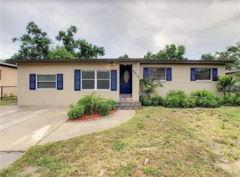 Photo of 5615 Arundel Drive, Orlando, FL 32808 (MLS # O6319823)