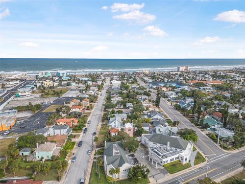 A home in DAYTONA BEACH