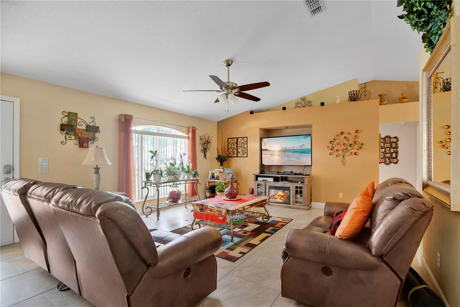 PLANTATION ESTATES UNIT 01 - Residential