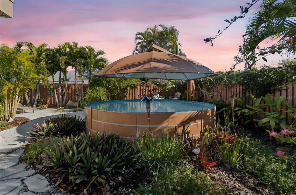 Photo of 618 Whitfield Avenue, Sarasota, FL 34243 (MLS # A4699069)
