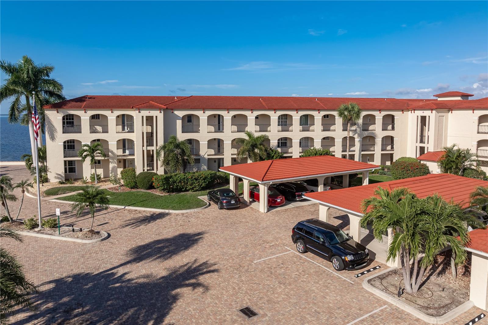 COLONY POINT - Residential