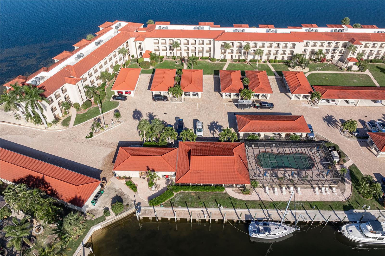 COLONY POINT - Residential