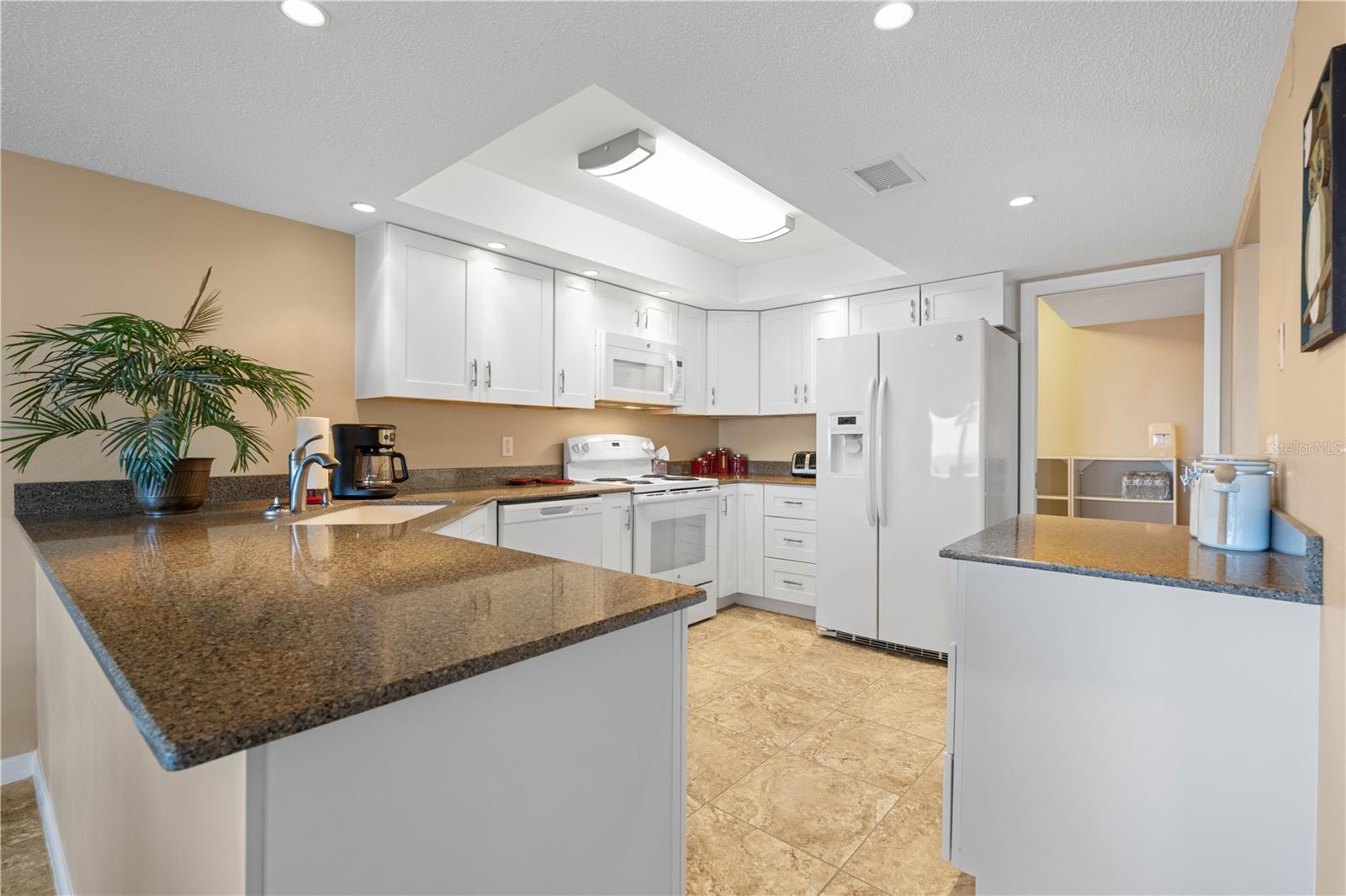 COLONY POINT - Residential